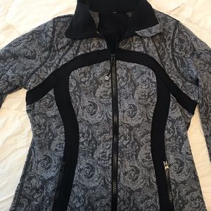 Lululemon zip jacket size 12